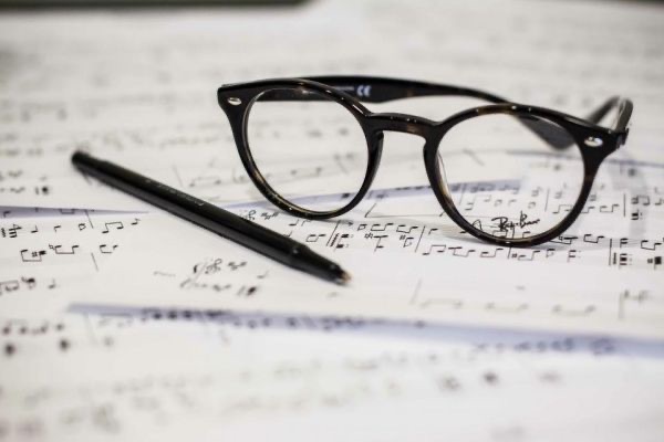 Occhiale tondo in acetato